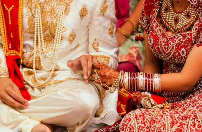 गोरखपुर में दुल्हन ने शादी के बाद किया बड़ा धोखा