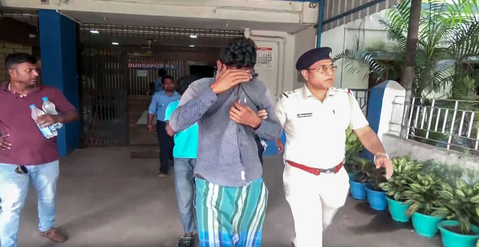 दुर्गापुर में मेडिकल छात्रा के साथ सामूहिक बलात्कार: राजनीतिक विवाद बढ़ा
