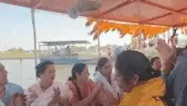 मथुरा में नाव पलटने से 10 श्रद्धालुओं की मौत, 5 लापता