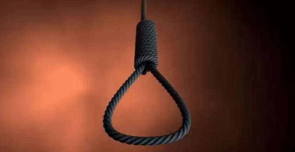 जांजगीर चांपा में युवक का शव पेड़ से लटका मिला, आत्महत्या के कारणों का पता नहीं चला