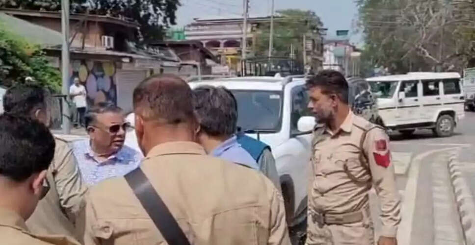 जम्मू-कश्मीर पुलिस ने PDP के नेताओं को रोका, प्रदर्शन विफल