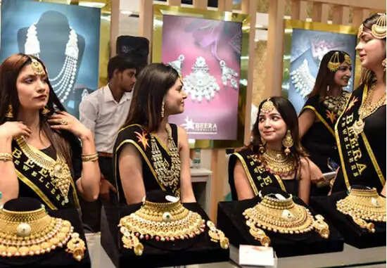 भारत में सोने और चांदी के आयात पर नई पाबंदियाँ