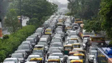 भारत के शहरों में ट्रैफिक संकट: कोलकाता और बंगलूरू की स्थिति