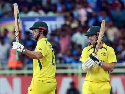 दूसरा वनडे: स्टार्क का पंजा, ऑस्ट्रेलिया ने भारत को 10 विकेट से पीटा (लीड 1)