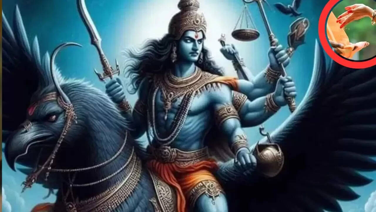 शनिवार को दान में न करें ये 5 चीजें, जानें क्यों हो सकते हैं भयानक परिणाम