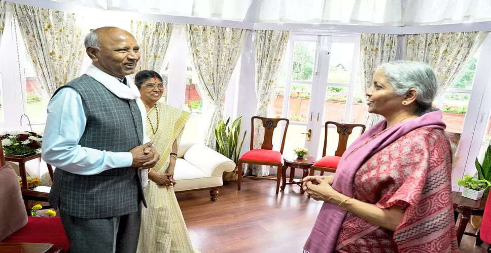 मेघालय में वित्त मंत्री का दौरा: विकास और उद्यमिता पर चर्चा