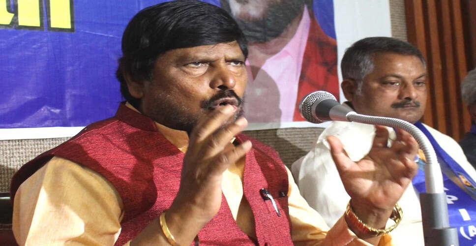रामदास अठावले ने राज ठाकरे की हिंदी विरोधी टिप्पणियों की निंदा की