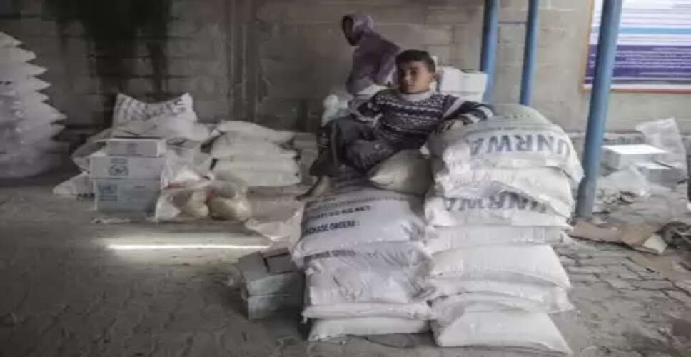 प्रतिबंधों में ढील, गाजा में भुखमरी के बीच सहायता ट्रकों की संख्या में मामूली वृद्धि : संयुक्त राष्ट्र