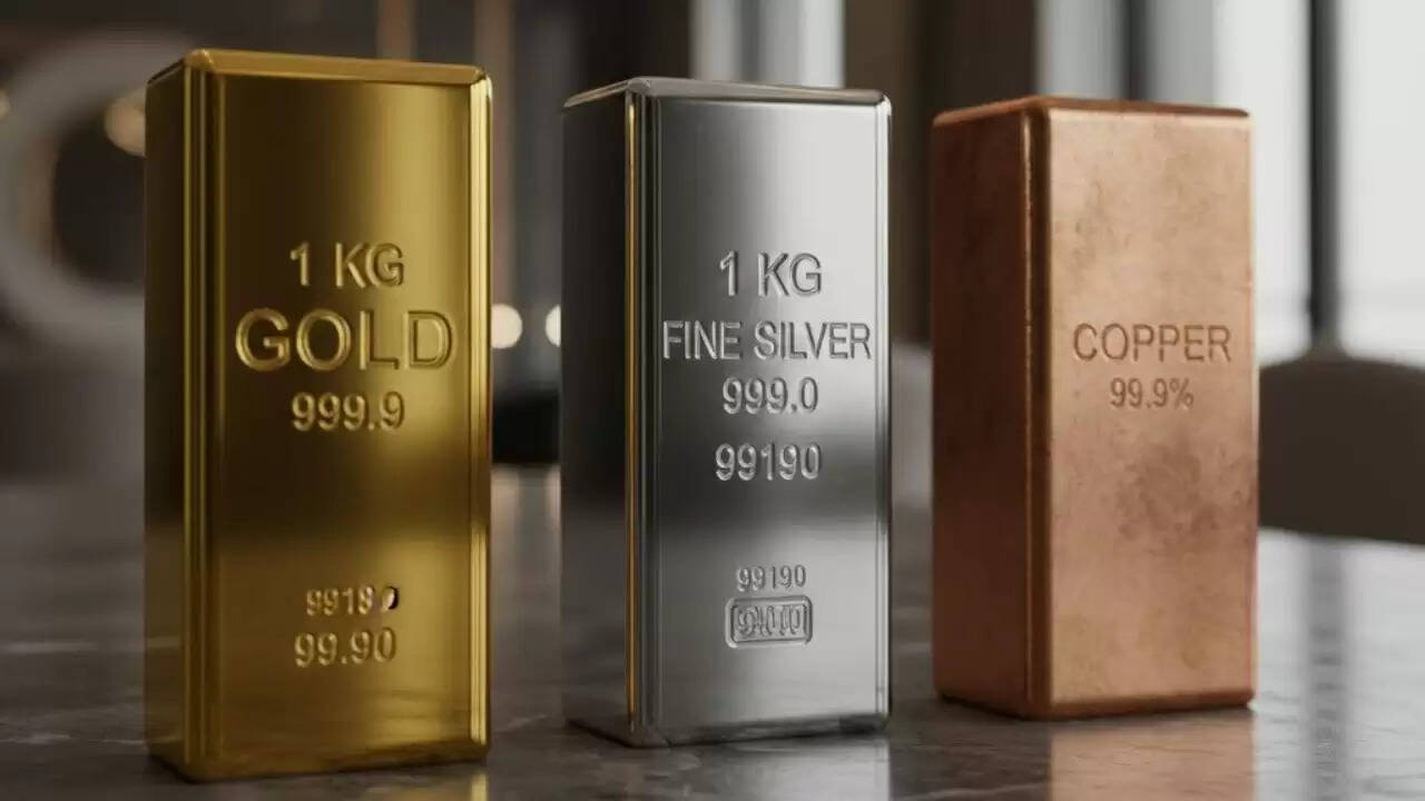 मेटल मार्केट में गिरावट: सोने, चांदी और कॉपर की कीमतों में भारी कमी