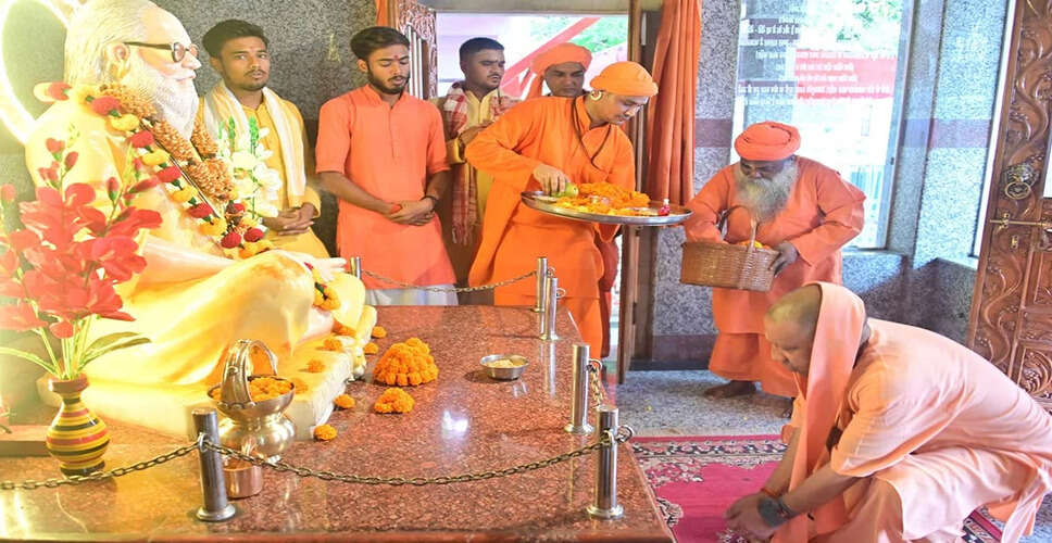 गुरु-शिष्य परंपरा: गोरक्षपीठ की अद्वितीय विरासत
