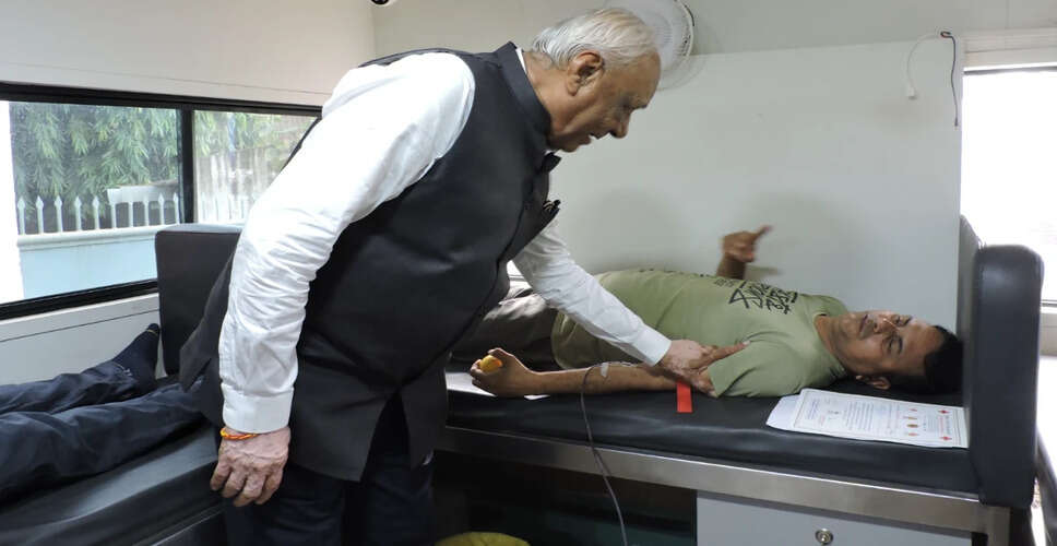 अहमदाबाद में रक्तदान शिविर: कुपोषण और महिला स्वास्थ्य पर चर्चा