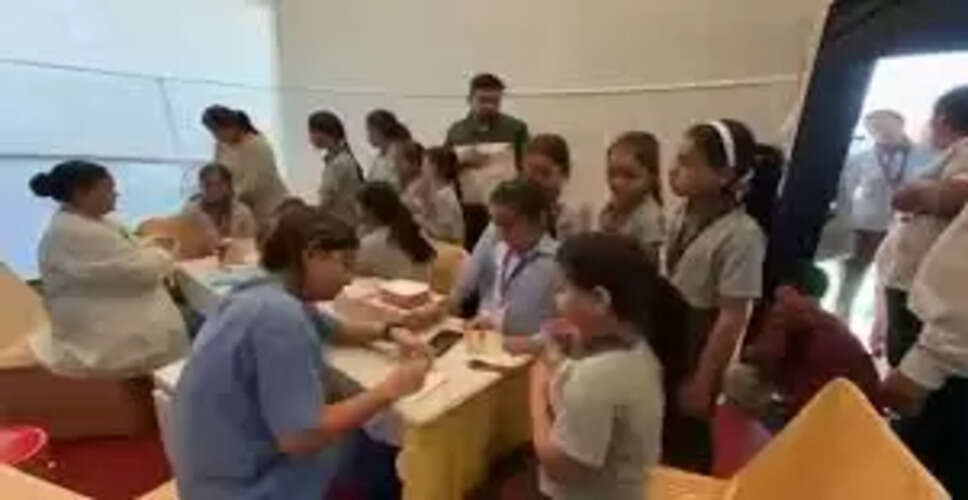 जयपुर महापौर की अनोखी पहल: 300 पाक विस्थापितों और सफाईकर्मियों की बेटियों को मुफ्त वैक्सीन