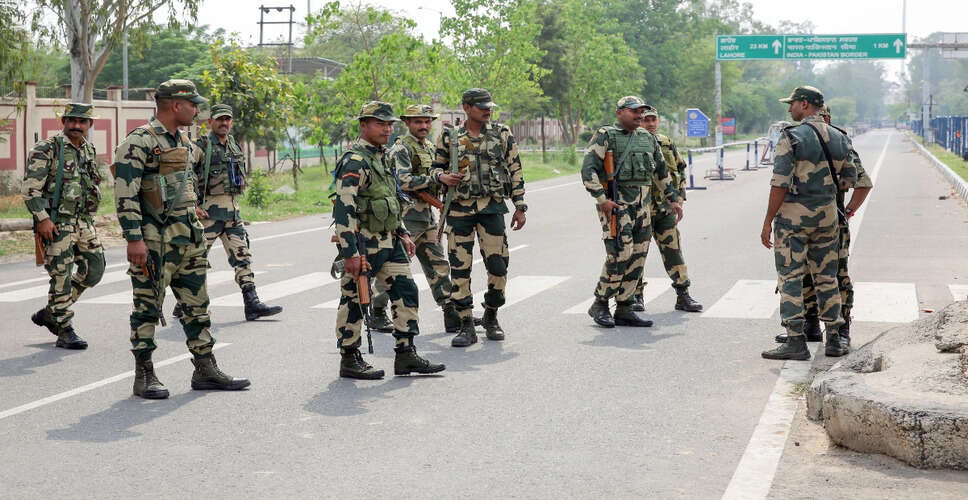 भारत-पाकिस्तान सीमा पर सुरक्षा बलों की कड़ी निगरानी
