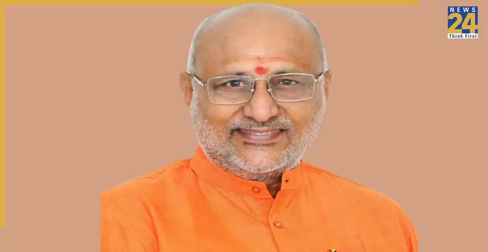 दिल्ली एयरपोर्ट पर पहुंचे NDA के उप राष्ट्रपति उम्मीदवार CP राधाकृष्णन