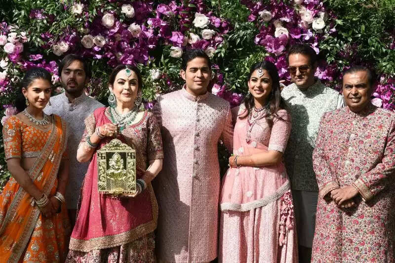 ईशा अंबानी: मुकेश अंबानी की बेटी जो बिजनेस की दुनिया में चमक रही हैं