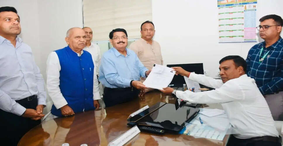 झारखंड राज्यसभा चुनाव में निर्दलीय उम्मीदवार के रूप में नथवानी का नामांकन