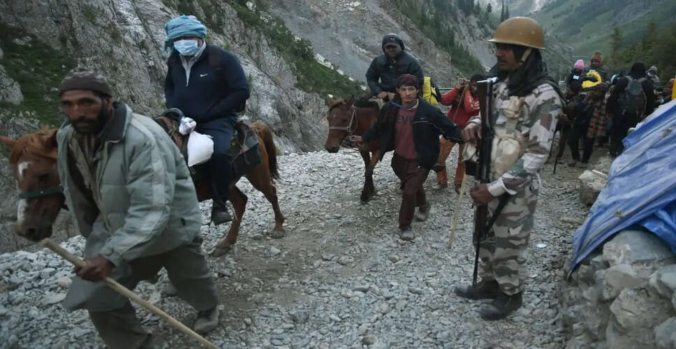 अमरनाथ यात्रा के लिए हेलीकॉप्टर सेवा निलंबित, सुरक्षा कारणों से घोषित हुआ नो-फ्लाई ज़ोन