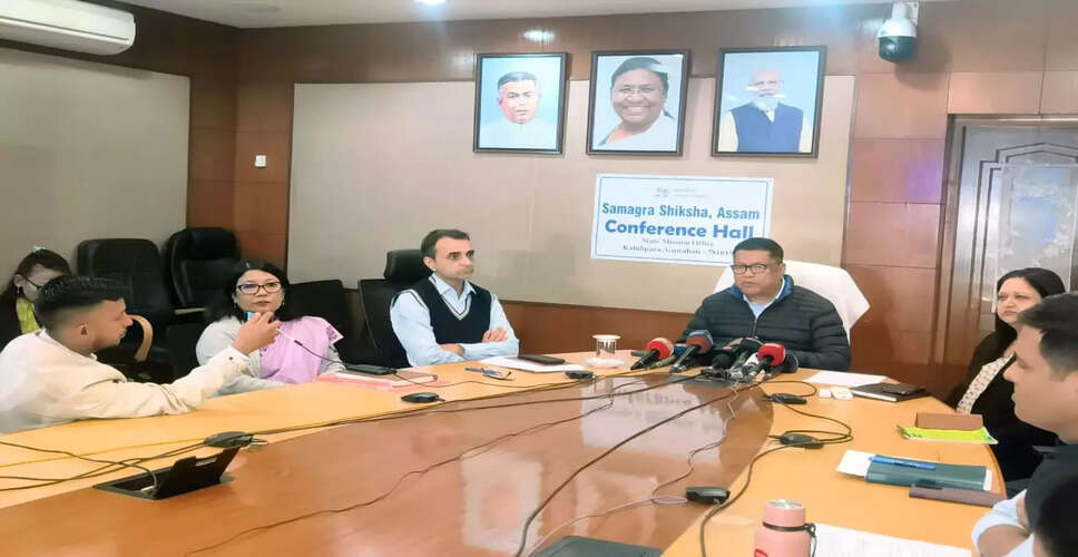 छात्र अनुपस्थिति को कम करने के लिए नई SMS प्रणाली की शुरुआत