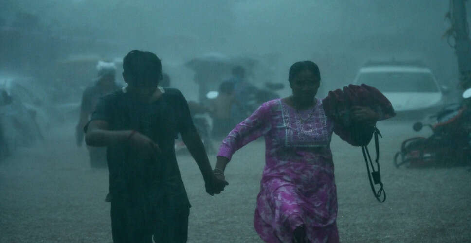 कर्नाटक और केरल में भारी बारिश के चलते स्कूलों में छुट्टियां घोषित