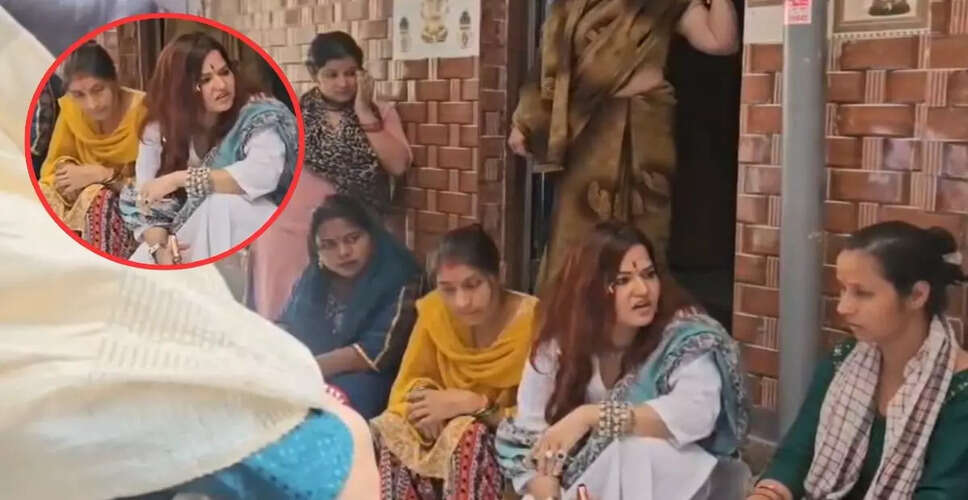 नोएडा में श्रमिकों के प्रदर्शन के बीच शालिनी सिंह का दौरा