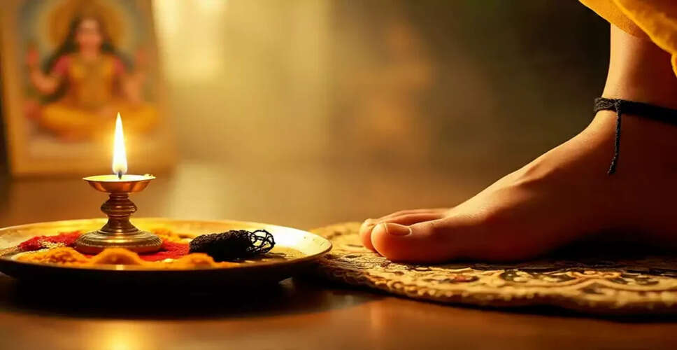 काले धागे के उपाय: धन, किस्मत और स्वास्थ्य में सुधार के लिए