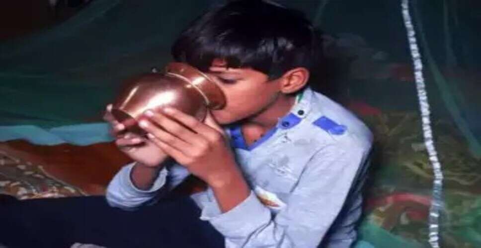 पानी पीने के सही तरीके और समय: जानें आयुर्वेदिक विशेषज्ञों की सलाह
