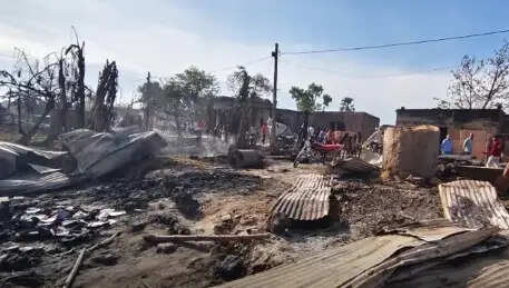 बिहार में आगजनी से 150 से अधिक घरों को नुकसान, कई मवेशी भी झुलसे