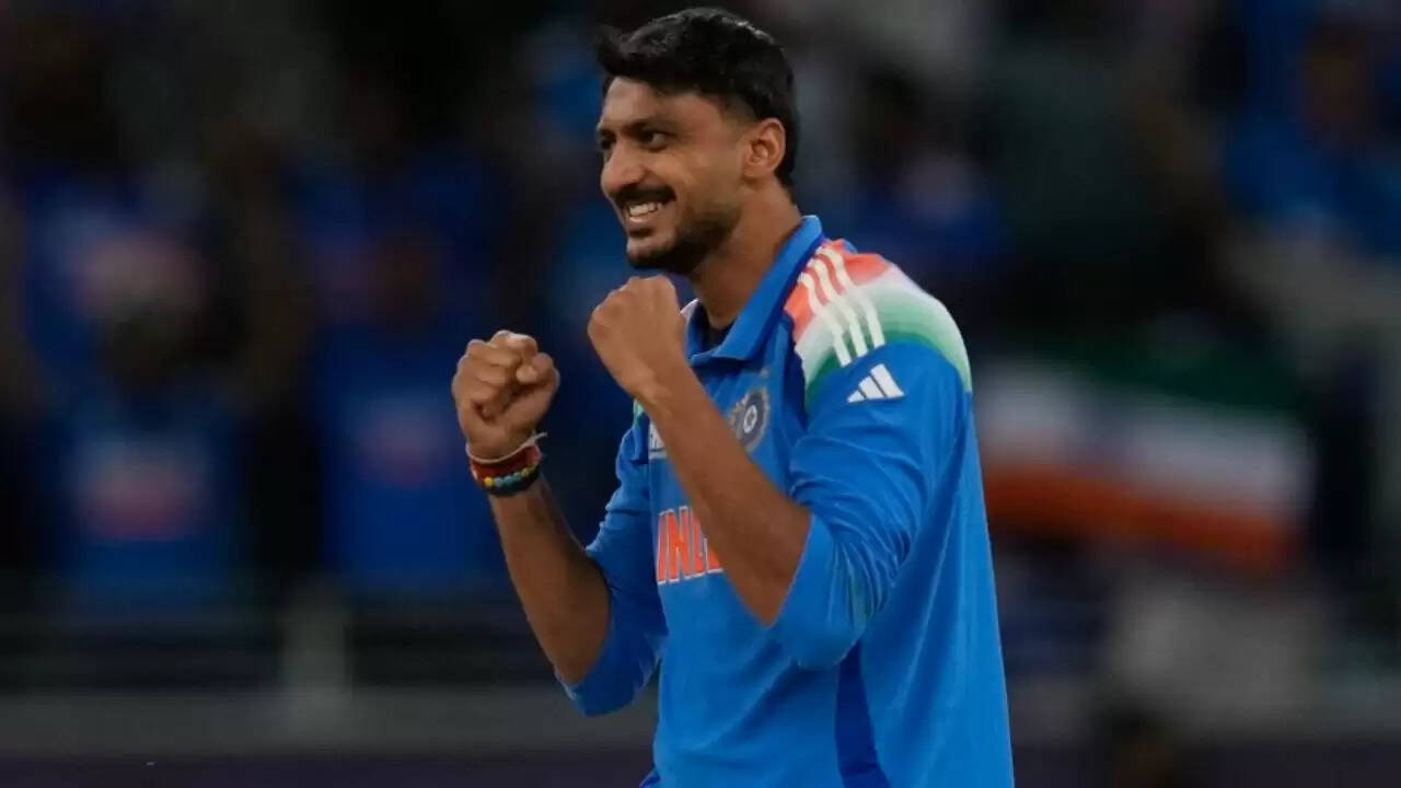 IND vs PAK मैच से पहले अक्षर पटेल की चोट, प्रतिस्थापन की संभावना