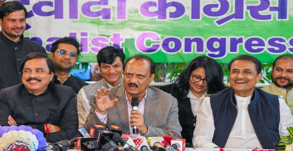 एनसीपी नेताओं ने मुख्यमंत्री से मुलाकात कर अजीत पवार के विभागों पर दावा किया