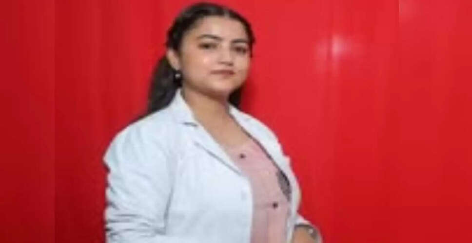 ब्यूटी झा की प्रेरणादायक कहानी: मोमोज बेचकर बनीं डॉक्टर