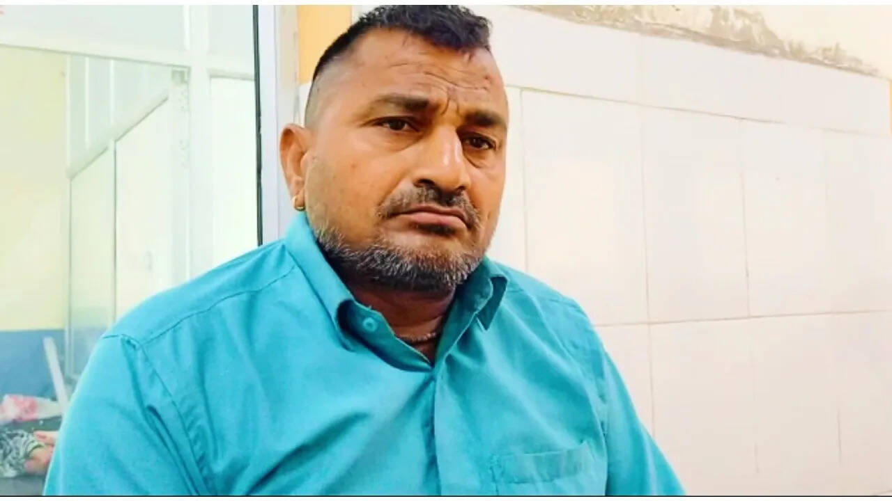 किसान ने सांप के काटने पर किया अनोखा काम, जानें पूरी कहानी