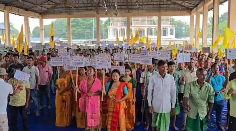 बोडो समुदाय ने बोडो समझौते के कार्यान्वयन की मांग को लेकर विशाल प्रदर्शन किया