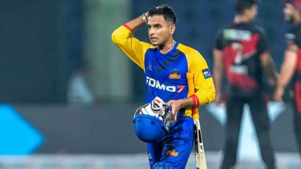 CSK में एबी डिविलियर्स जैसे फिनिशर को नहीं मिल रहा मौका