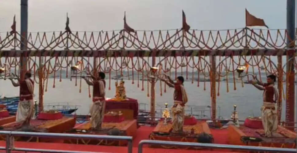 गंगा दशहरा पर भक्तों का उमड़ा सैलाब, धार्मिक अनुष्ठान का आयोजन