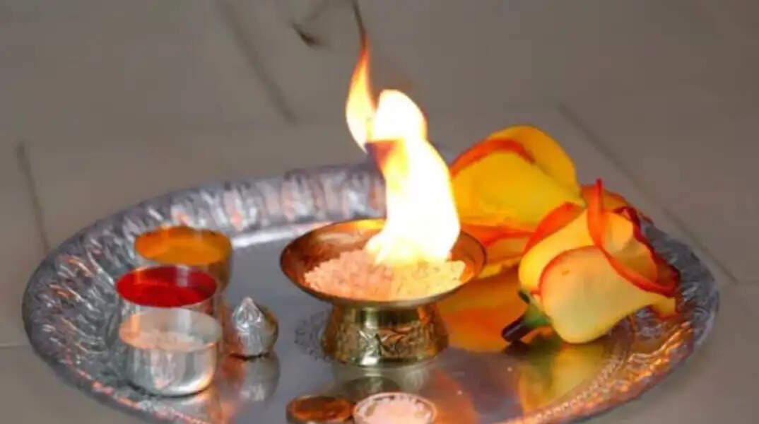 कपूर के अद्भुत उपाय: धन और समृद्धि के लिए सरल टोटके