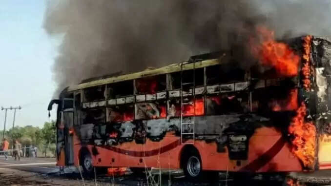 जैसलमेर बस आग हादसा: 20 यात्रियों की जान गई, जानें कारण और रेस्क्यू की कहानी