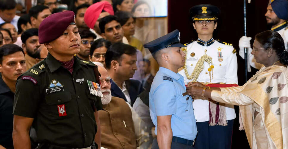मणिपुर के तीन सैनिकों को वीरता पुरस्कार से सम्मानित किया गया