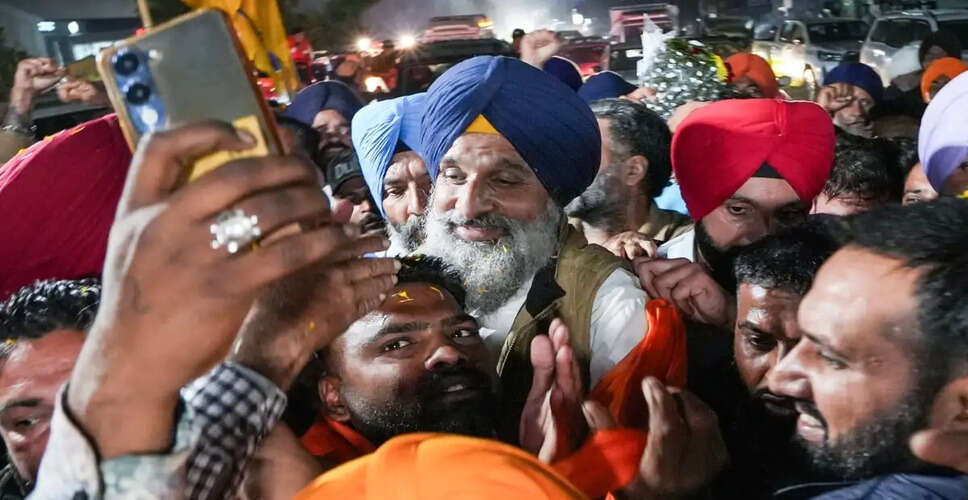 पंजाब पुलिस ने बिक्रम मजीठिया के घर पर छापा, गिरफ्तारी की कोशिश