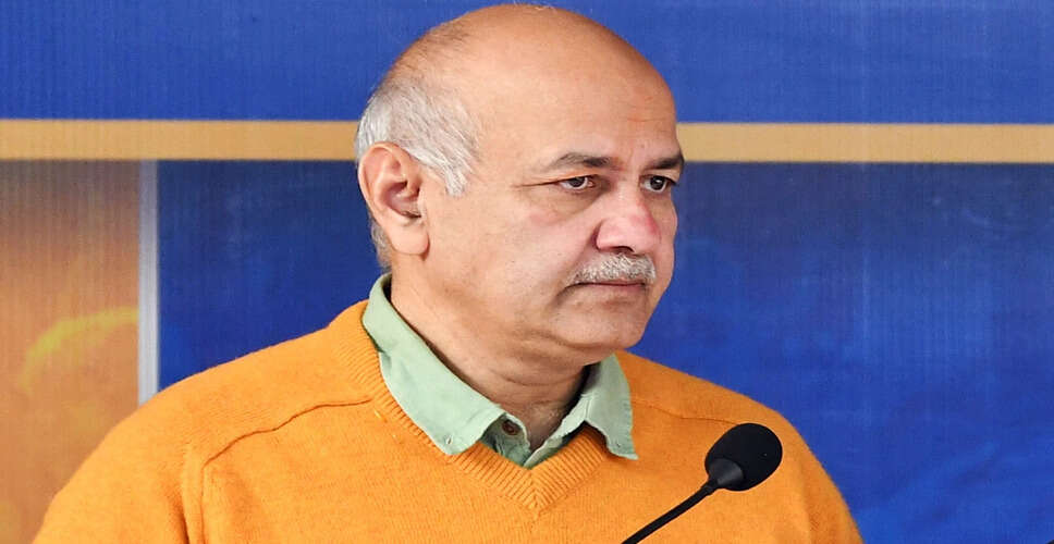 दिल्ली में आम आदमी पार्टी के नेता सौरभ भारद्वाज के घर पर ईडी की छापेमारी