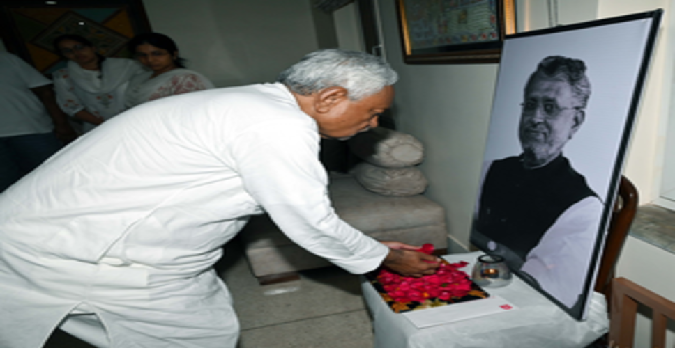 पूर्व उप मुख्यमंत्री स्व. सुशील मोदी के आवास पहुंचे नीतीश कुमार, दी श्रद्धांजलि, परिवार से भी मिले