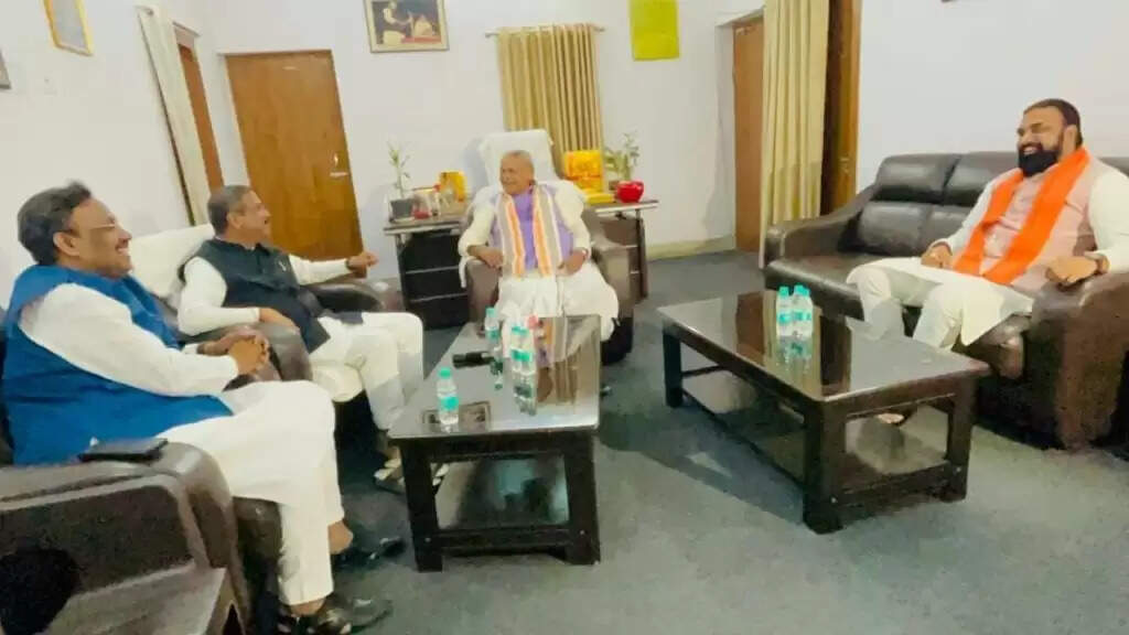 बिहार चुनावों की तैयारी: NDA में सीट बंटवारे पर चर्चा