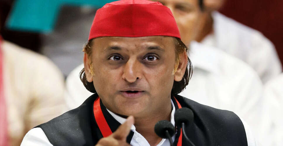 कौशांबी में महिला की मौत पर शव को बाइक पर ले जाने का मामला, सरकार की आलोचना