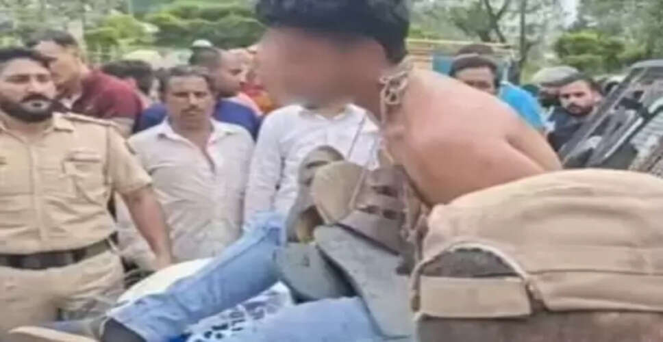 जम्मू में चोर को पुलिस द्वारा सार्वजनिक रूप से अपमानित करने की घटना