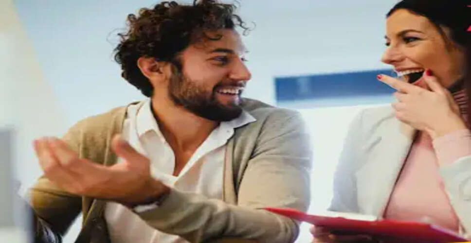 लड़कियों के प्यार में होने के संकेत: जानें कैसे पहचानें