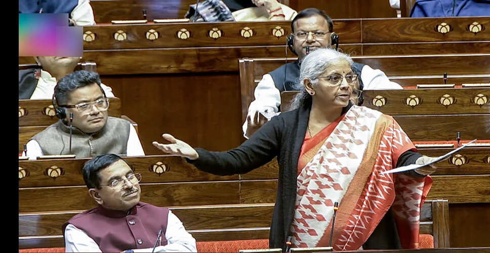 सागरिका घोष ने वित्त मंत्री पर लगाया पश्चिम बंगाल को लेकर भ्रमित करने का आरोप