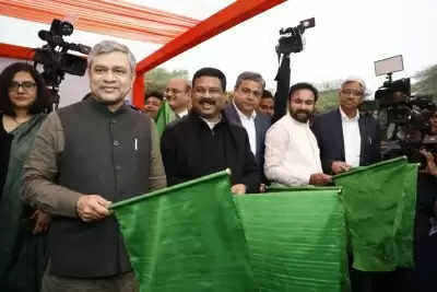 भारत गौरव टूरिस्ट ट्रेन श्री जगन्नाथ यात्रा को दिल्ली से हरी झंडी दिखाई गई