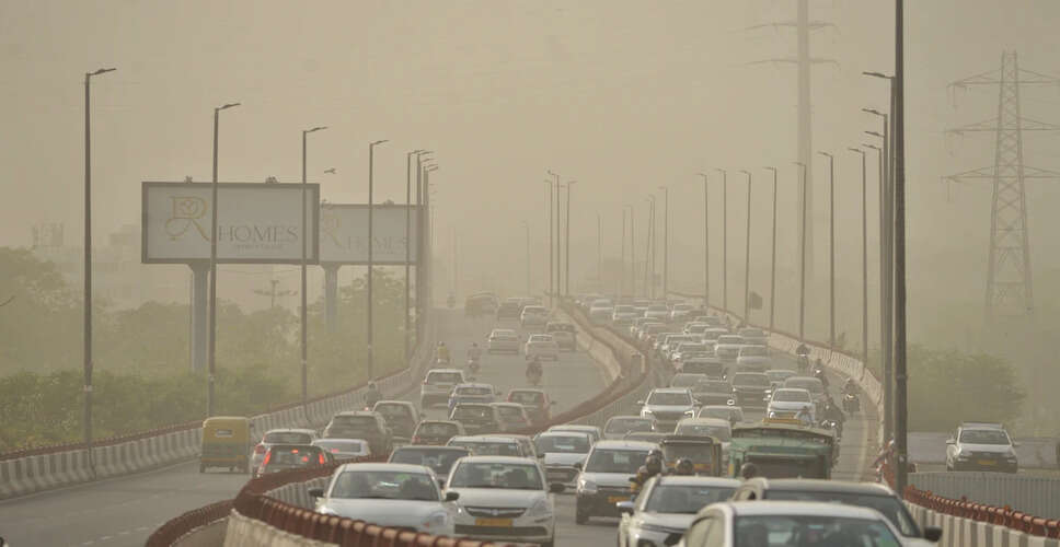 दिल्ली में वायु गुणवत्ता में भारी गिरावट, क्लाउड सीडिंग प्रयास विफल