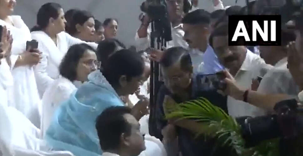 अरविंद केजरीवाल ने पूर्व सीएम विजय रूपाणी को श्रद्धांजलि दी