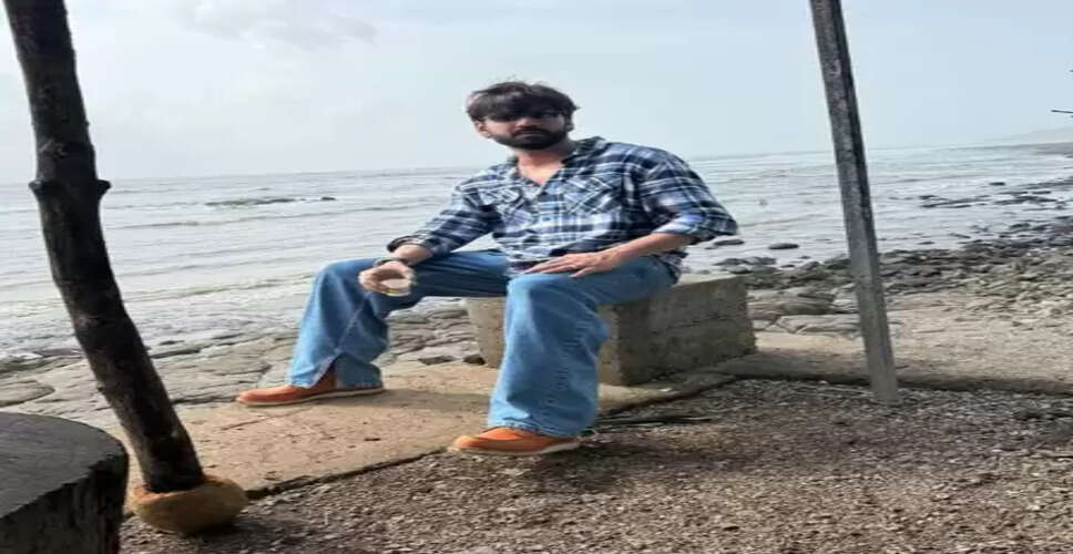 उधर अलीबाग में 'चाय पानी' के मजे ले रहे जहीर इकबाल, इधर बीवी सोनाक्षी सिन्हा ने किए सवाल