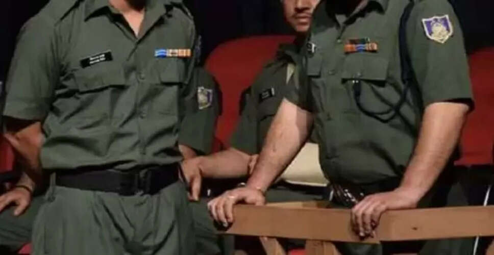 सेना के कर्नल को अवैध संबंध के आरोप में बर्खास्त किया गया